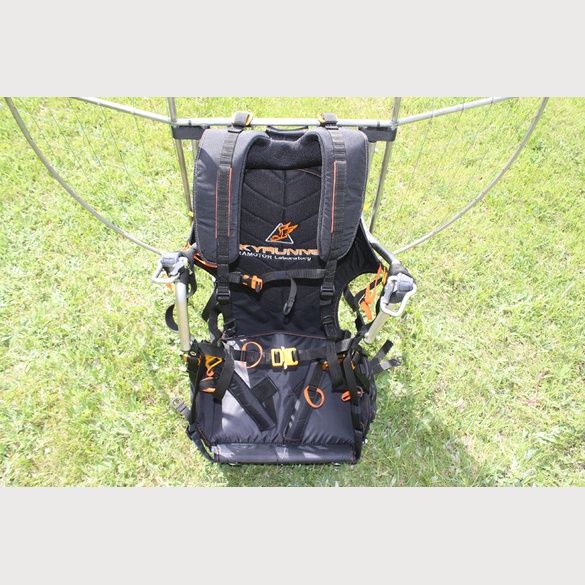  Harness for the paramotor with S-bars