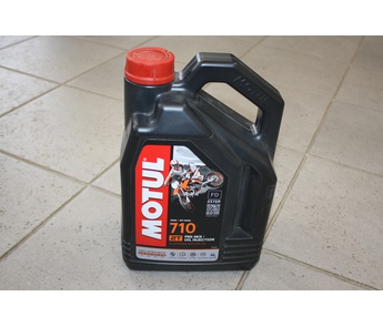 MOTUL 710 2T 4 литра